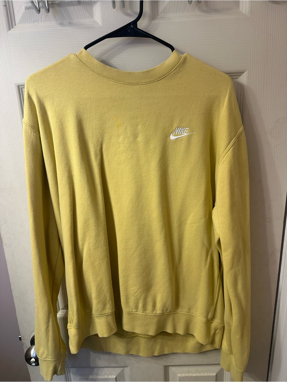 Nike Men’s Pale Yellow Crewneck Sweatshirt